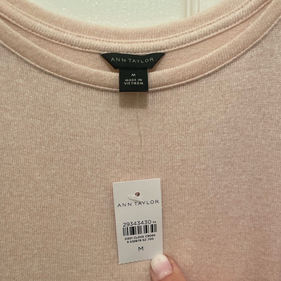 Lightweight flutter sleeve sweater - Picture 4 of 4